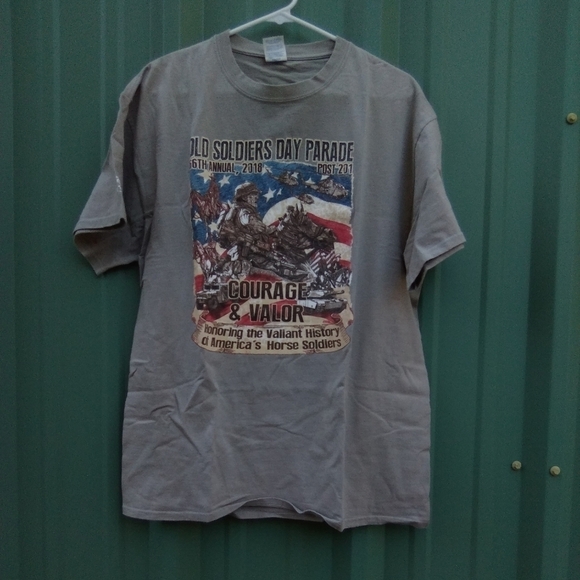 Men's Old Soldiers Day Parade T Shirt Size XL Military Horse Soldiers - Picture 1 of 3